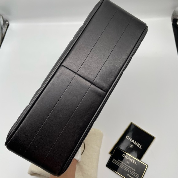 Chanel - Picture 10 of 16